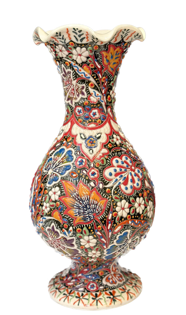 Crimson Bloom Artistry - Decorative Vase