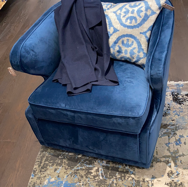 111487 Blue Velvet Chair